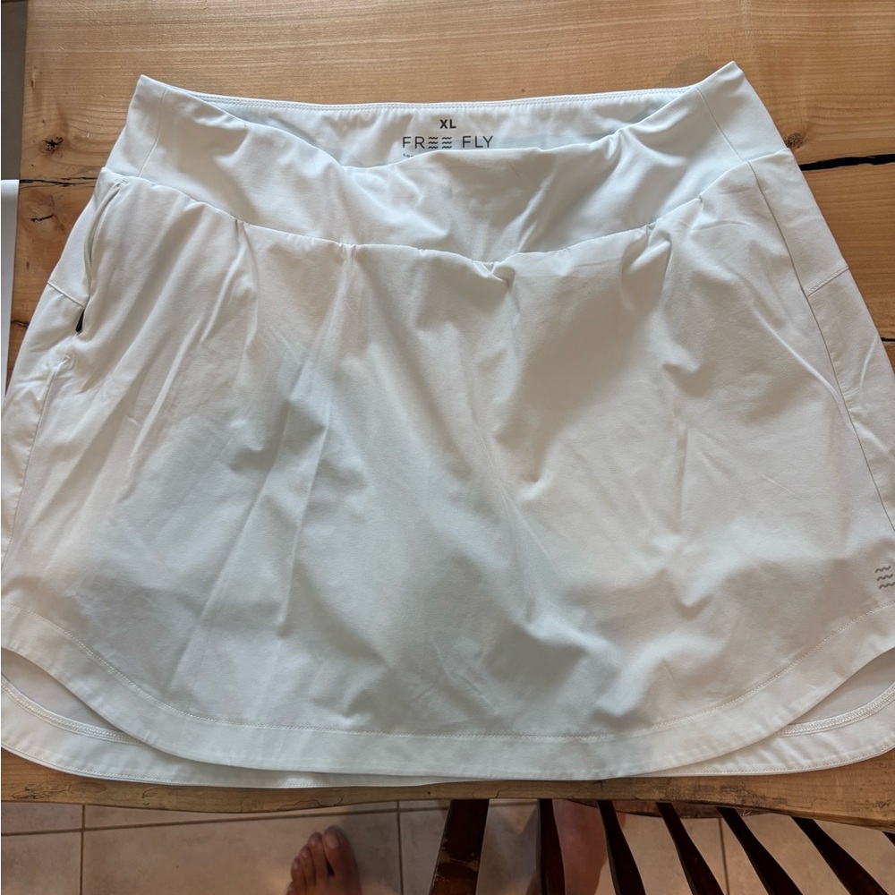 Women's White Skort free fly xl